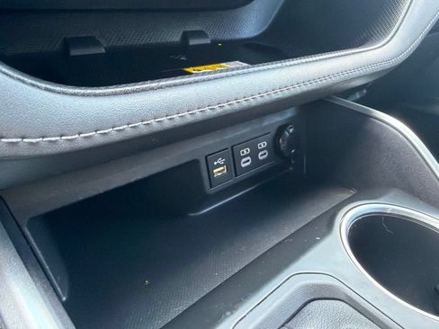Used 2023 Toyota Highlander XLE AWD/4WD image 34