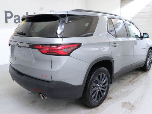 Used 2023 Chevrolet Traverse RS image 9