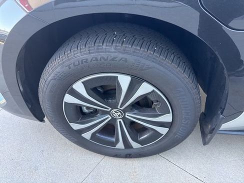 Used 2025 Toyota bZ4X AWD w/ Weather Package image 12