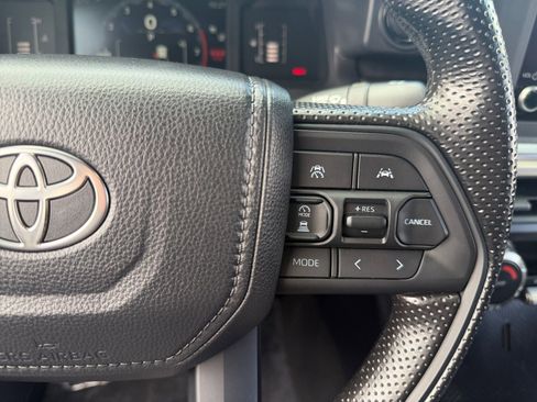 Certified 2026 Toyota Tacoma SR5 AWD/4WD image 19