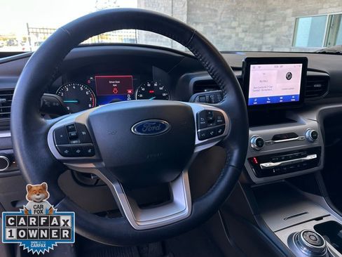 Used 2024 Ford Explorer XLT image 11