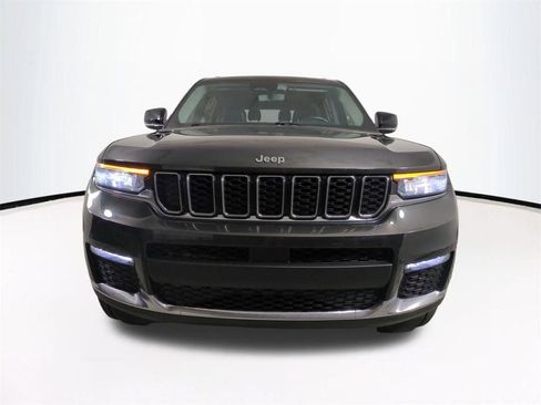 Used 2022 Jeep Grand Cherokee L Limited AWD/4WD image 3