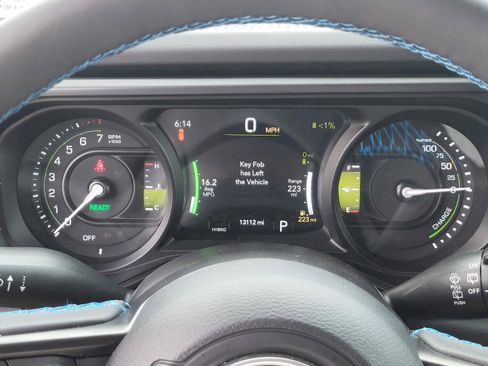 Used 2025 Jeep Wrangler Unlimited Rubicon 4xe w/ Convenience Group image 11