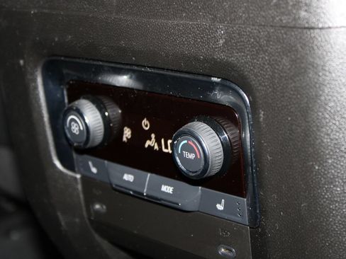 Used 2025 Chevrolet Tahoe Premier RWD image 31