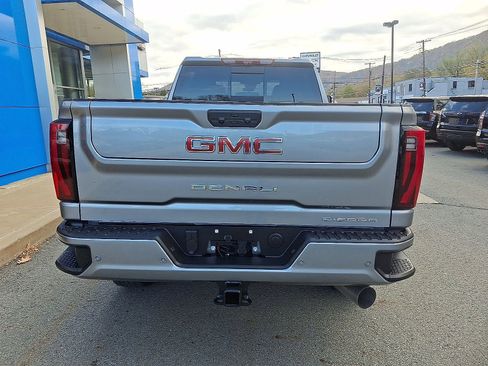 New 2026 GMC Sierra 2500 Denali w/ Denali Reserve Package image 5
