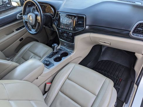 Used 2021 Jeep Grand Cherokee Limited AWD/4WD image 32
