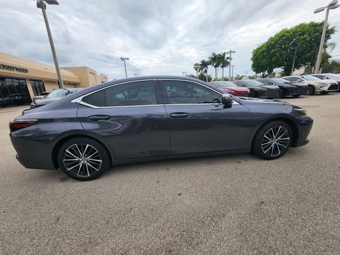 Certified 2024 Lexus ES 350 w/ Premium Package FWD image 2