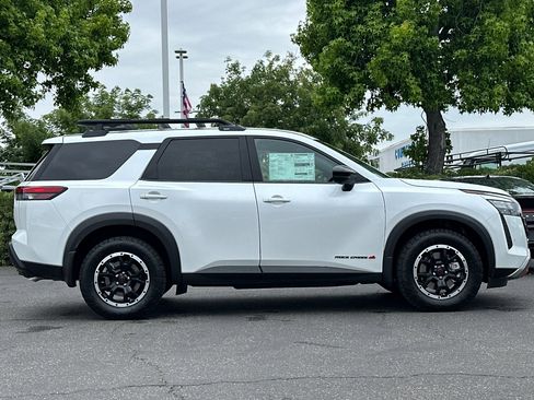 New 2026 Nissan Pathfinder Rock Creek AWD/4WD image 3