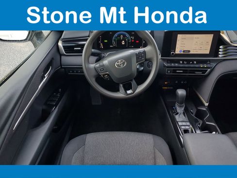 Used 2025 Toyota Camry LE FWD image 14