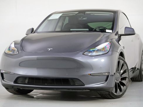 Used 2022 Tesla Model Y Performance image 3