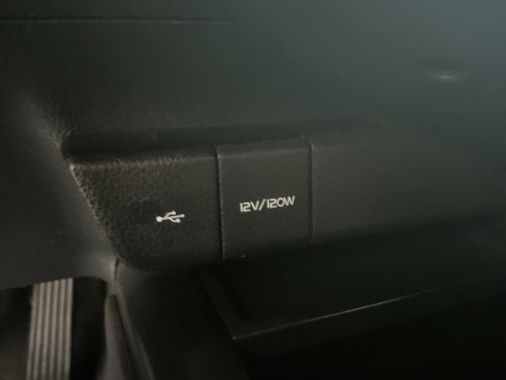 Used 2020 Toyota Camry SE FWD image 35
