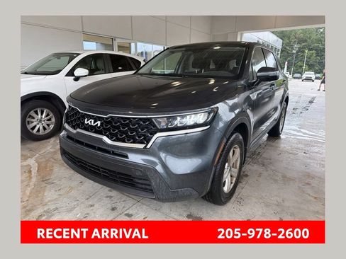 Used 2022 Kia Sorento LX AWD/4WD image 1