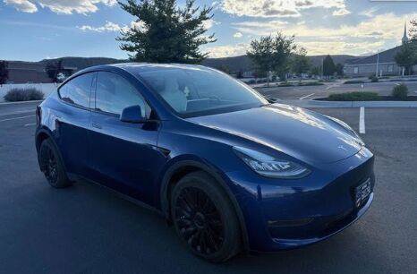 Used 2022 Tesla Model Y Long Range AWD/4WD image 2