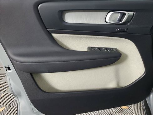 Certified 2026 Volvo XC40 B5 Plus AWD/4WD image 19
