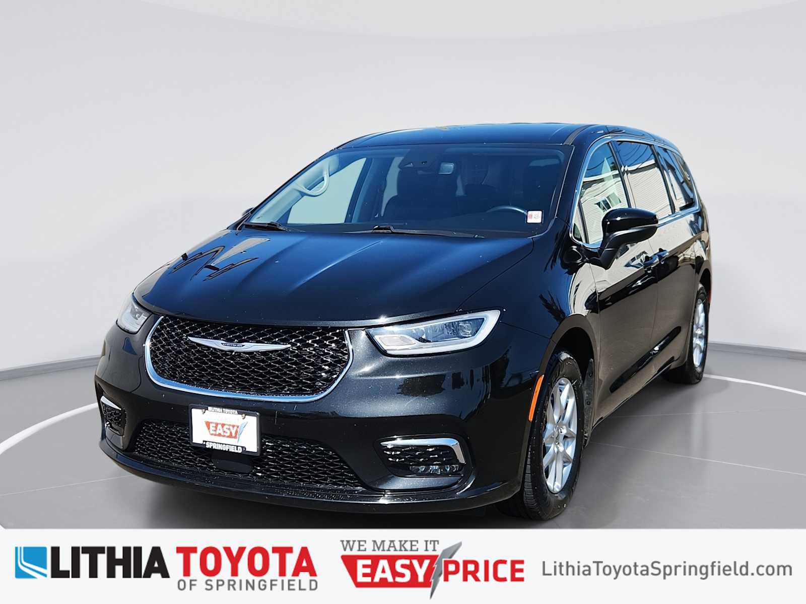 Used 2023 Chrysler Pacifica Touring-L FWD image 1