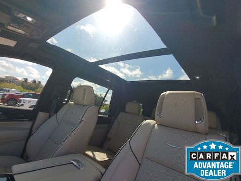 Used 2024 Cadillac Escalade Premium Luxury w/ Performance Package image 31