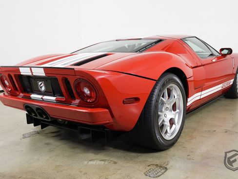 Used 2005 Ford GT image 9