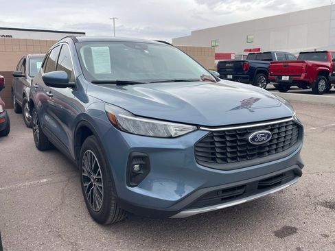 Used 2024 Ford Escape SE image 2