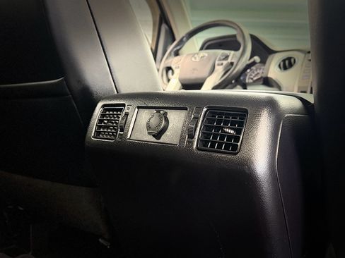 Used 2014 Toyota Tundra Platinum AWD/4WD image 29