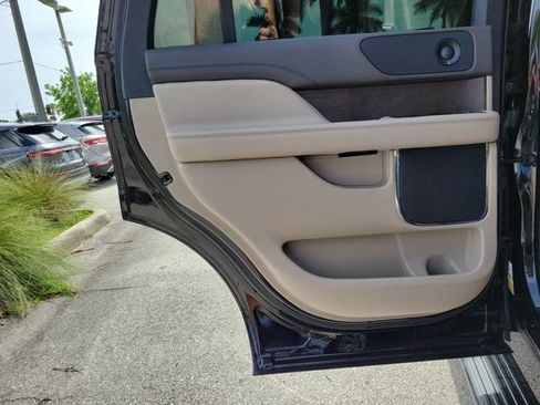 Certified 2024 Lincoln Navigator Reserve AWD/4WD image 14
