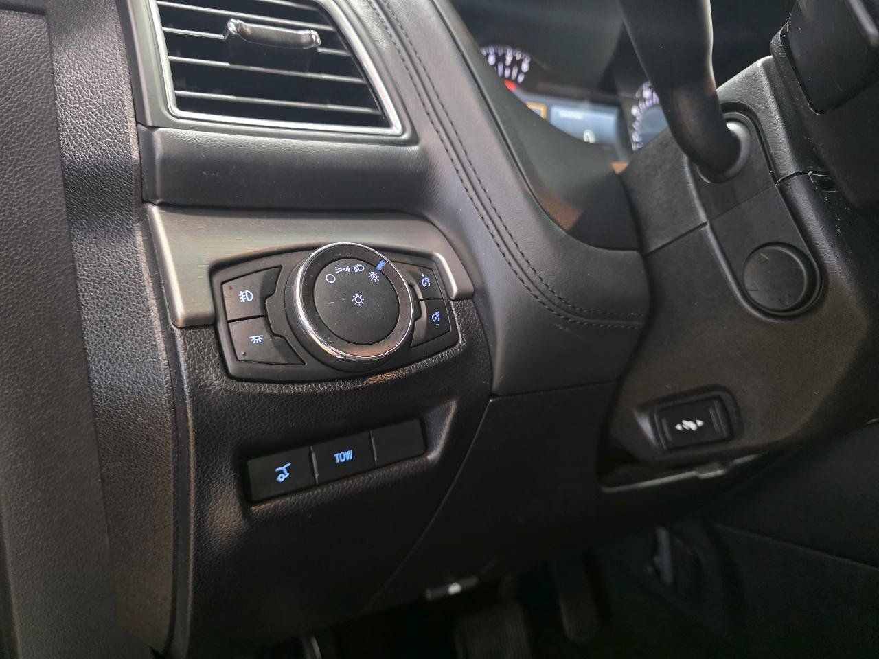 Used 2017 Ford Explorer Platinum AWD/4WD image 14