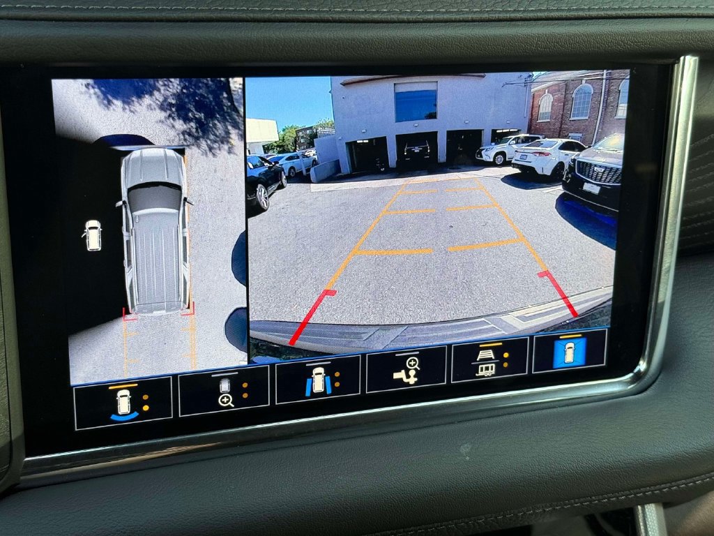 Used 2021 GMC Yukon Denali w/ Advanced Technology Package AWD/4WD image 7