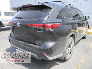 Used 2021 Toyota Highlander XLE AWD/4WD video 2