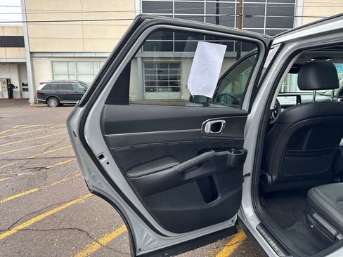 Certified 2023 Kia Sorento SX image 43