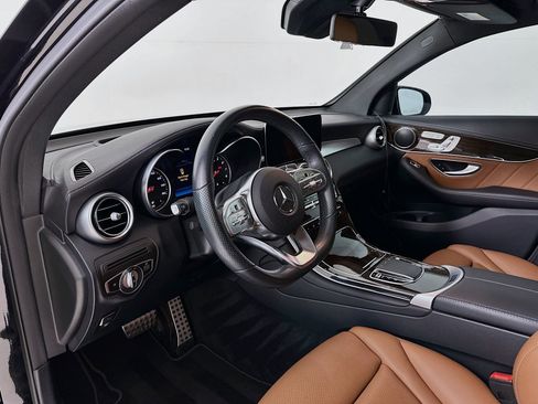 Used 2022 Mercedes-Benz GLC 300 4MATIC Coupe image 10