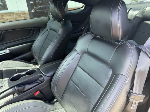 Used 2022 Ford Mustang GT Premium w/ Equipment Group 401A RWD image 3