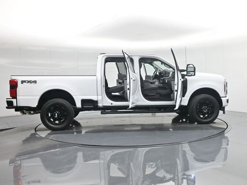 New 2026 Ford F250 XLT w/ XLT Premium Package AWD/4WD image 4