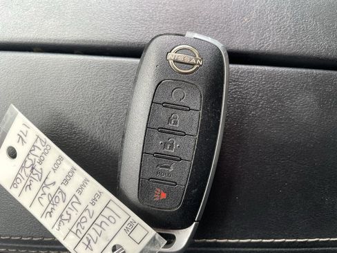 Certified 2024 Nissan Rogue SV image 18