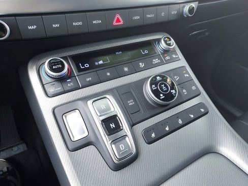 Certified 2025 Hyundai Palisade SEL image 19