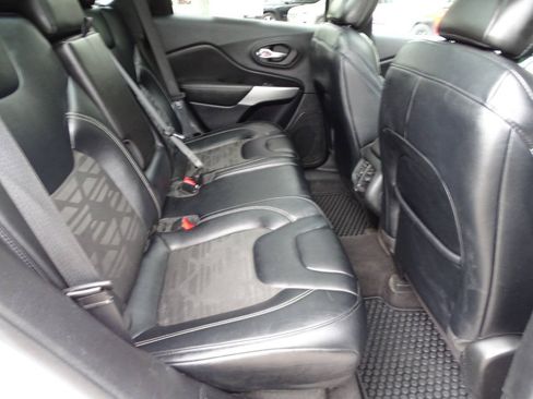Used 2022 Jeep Cherokee 4WD Latitude Lux image 38