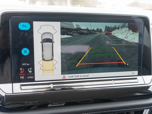 Used 2025 Volkswagen Atlas SE image 19