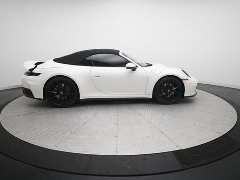 Used 2025 Porsche 911 Carrera RWD image 4