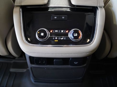 Used 2020 Lincoln Navigator L Reserve w/ Luxury Package AWD/4WD image 35