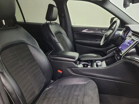 Used 2021 Jeep Grand Cherokee L Altitude image 21