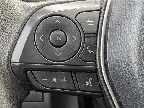 Used 2018 Toyota Camry LE image 11