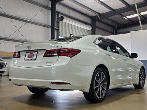 Used 2017 Acura TLX V6 SH-AWD w/ Technology Pkg image 4
