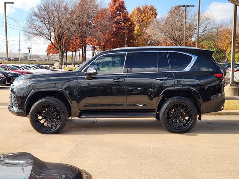 New 2025 Lexus LX 600 4WD w/ Luxury Package image 3