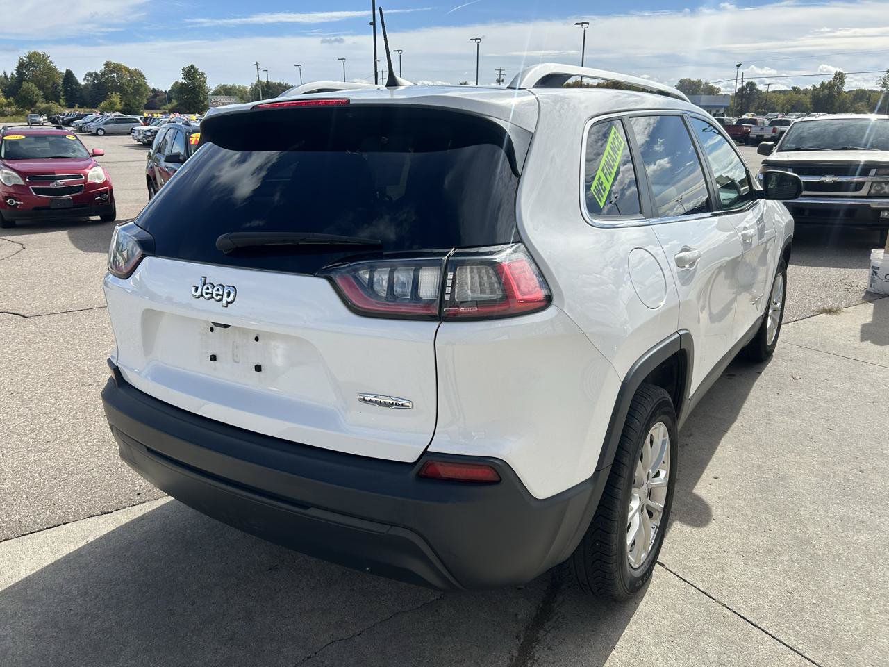 Used 2019 Jeep Cherokee Latitude w/ Popular Appearance Group FWD image 5