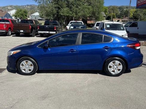 Used 2017 Kia Forte LX FWD image 7