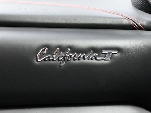 Used 2016 Ferrari California T image 20