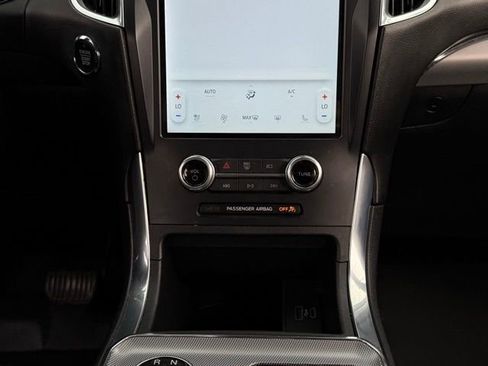 Used 2022 Ford Edge Titanium AWD/4WD image 25