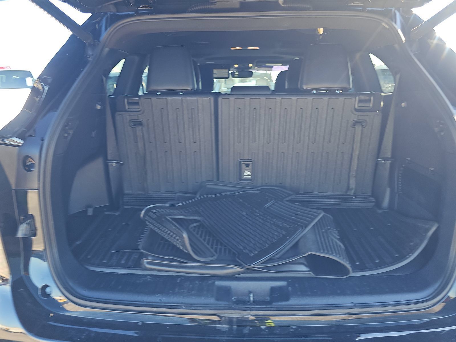 Used 2021 Toyota Highlander XSE AWD/4WD image 7