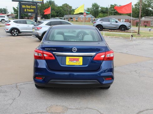 Used 2017 Nissan Sentra S FWD image 5