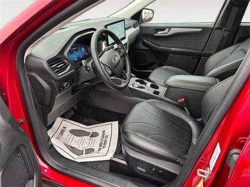 Used 2025 Ford Escape Platinum w/ Premium Technology Package image 9