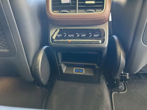 Used 2024 Mercedes-Benz GLS 63 AMG 4MATIC image 32