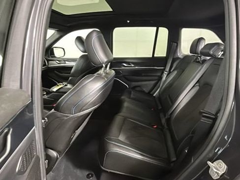 Used 2023 Jeep Grand Cherokee Trailhawk AWD/4WD image 28